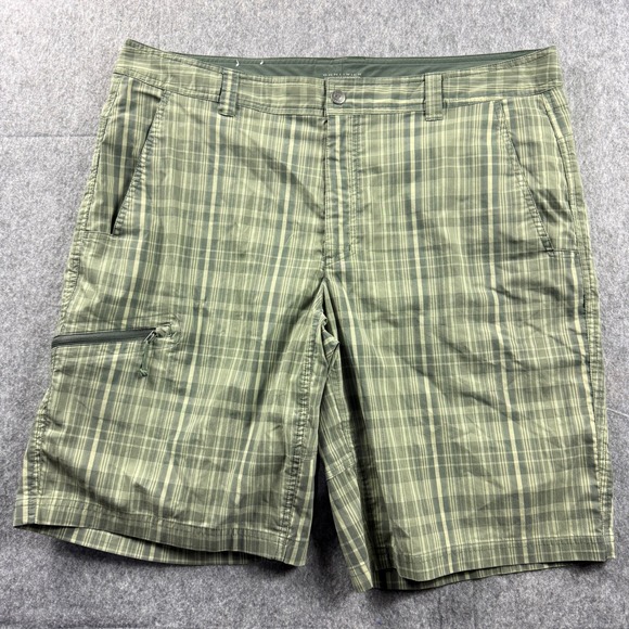 Columbia Other - Columbia Omni-Wick Green Plaid Cargo Shorts Mens 40 Hiking Outdoor AM4083
